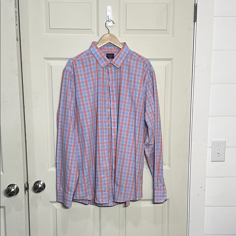 UNTUCKit Blue and Red Casual Button Down Shirt